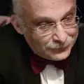 ОтвечаетД